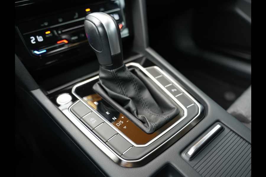 Volkswagen Passat Variant 1.5 TSI Business | Voorruit verwarmbaar en warmtewerend | LED | Draadloze telefoonlader |