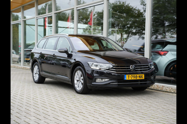 Volkswagen Passat Variant 1.5 TSI Business | Voorruit verwarmbaar en warmtewerend | LED | Draadloze telefoonlader |