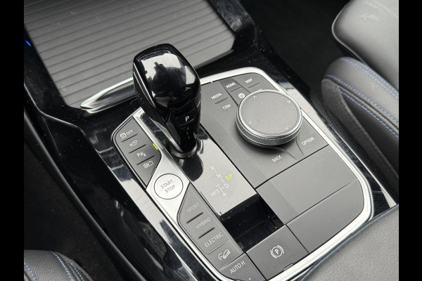 BMW X3 xDrive30e High Executive M SPORT | ELEKTRISCHE TREKHAAK| DEALER ONDERHOUDEN | 360 CAMERA | HEAD UP | LASER LED|  LEDER INCL. STOELVERWARMING | DRIVING ASS.  | RIJKLAARPRIJS incl. 12mnd BOVAG