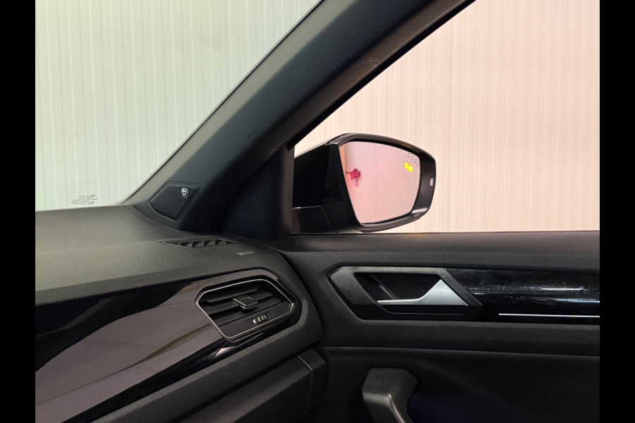 Volkswagen T-Roc 2.0 TSI 4Motion R | AKRAPOVIC | PANO | BEATS | MAXTON DESIGN | KAMELEON FOLIE