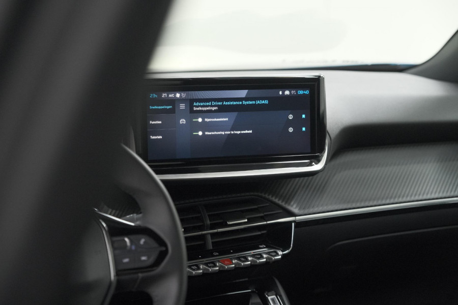 Peugeot e-2008 EV Allure Avantage 54 kWh | SOH 97,7% | 11 KW Lader | Apple Carplay | Parkeersensoren