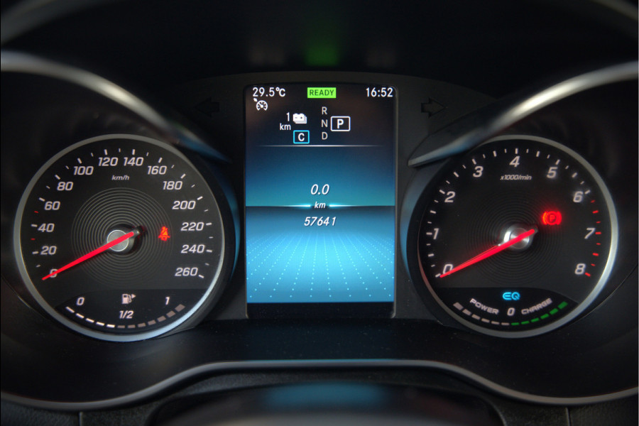 Mercedes-Benz GLC Coupé 300e 4MATIC Premium Plus | Panoramadak | Stuurverwarming | Stoelverwarming | Head-Up Display | Massage | Memory Seats | Luchtvering | Keyless | 360 Camera | Leer | Ambiance Verlichting | Trekhaak | Apple Carplay | Na