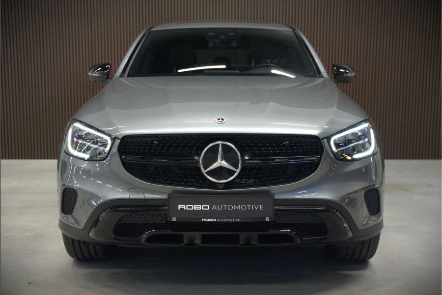 Mercedes-Benz GLC Coupé 300e 4MATIC Premium Plus | Panoramadak | Stuurverwarming | Stoelverwarming | Head-Up Display | Massage | Memory Seats | Luchtvering | Keyless | 360 Camera | Leer | Ambiance Verlichting | Trekhaak | Apple Carplay | Na