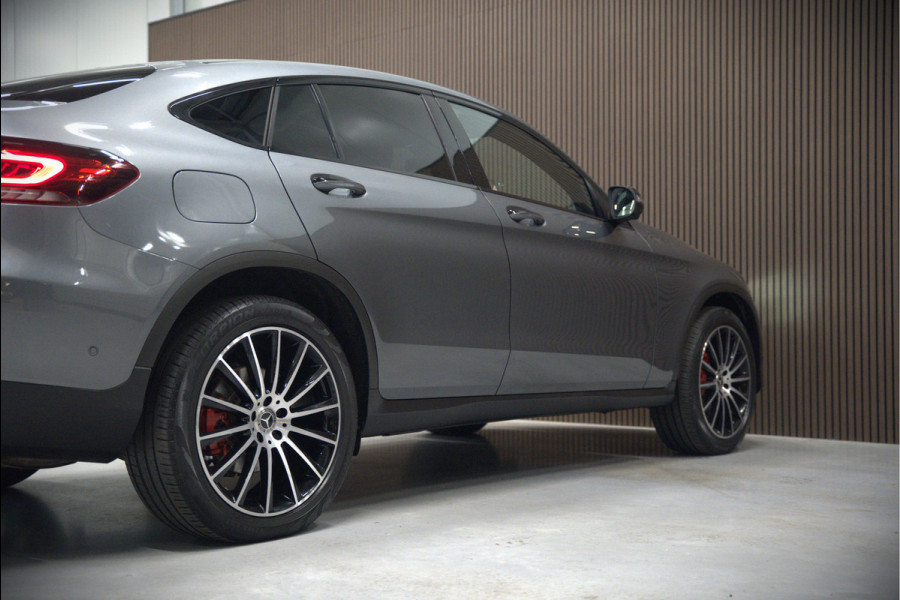 Mercedes-Benz GLC Coupé 300e 4MATIC Premium Plus | Panoramadak | Stuurverwarming | Stoelverwarming | Head-Up Display | Massage | Memory Seats | Luchtvering | Keyless | 360 Camera | Leer | Ambiance Verlichting | Trekhaak | Apple Carplay | Na