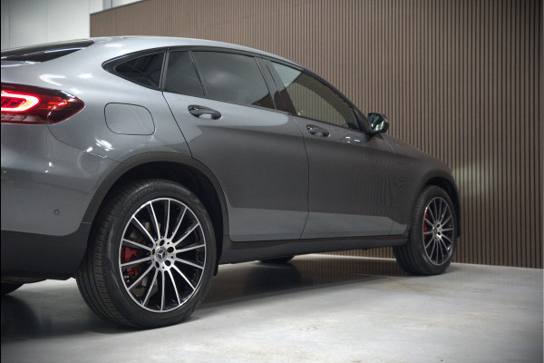 Mercedes-Benz GLC Coupé 300e 4MATIC Premium Plus | Panoramadak | Stuurverwarming | Stoelverwarming | Head-Up Display | Massage | Memory Seats | Luchtvering | Keyless | 360 Camera | Leer | Ambiance Verlichting | Trekhaak | Apple Carplay | Na