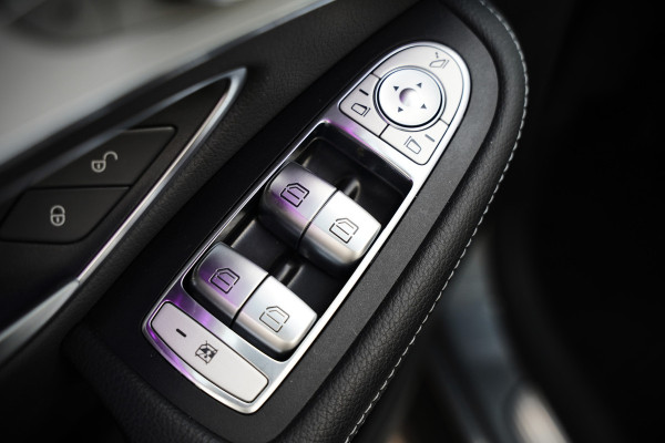 Mercedes-Benz GLC Coupé 300e 4MATIC Premium Plus | Panoramadak | Stuurverwarming | Stoelverwarming | Head-Up Display | Massage | Memory Seats | Luchtvering | Keyless | 360 Camera | Leer | Ambiance Verlichting | Trekhaak | Apple Carplay | Na