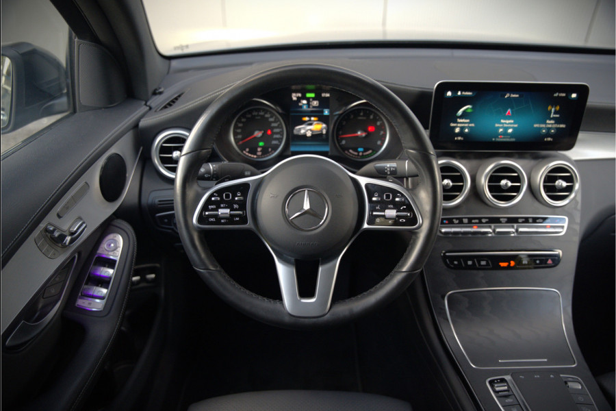 Mercedes-Benz GLC Coupé 300e 4MATIC Premium Plus | Panoramadak | Stuurverwarming | Stoelverwarming | Head-Up Display | Massage | Memory Seats | Luchtvering | Keyless | 360 Camera | Leer | Ambiance Verlichting | Trekhaak | Apple Carplay | Na