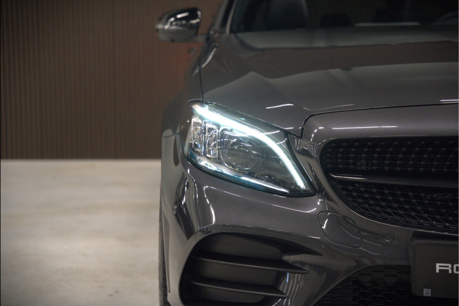 Mercedes-Benz C-Klasse Estate 300 e Business Solution AMG | Panoramadak | Stoelverwarming | 360 Camera | Dodehoekdetectie | Cruise Control | Apple Carplay | Navigatie | Trekhaak | DAB | Ambiance Verlichting | Multibeam | SOH 89,49%