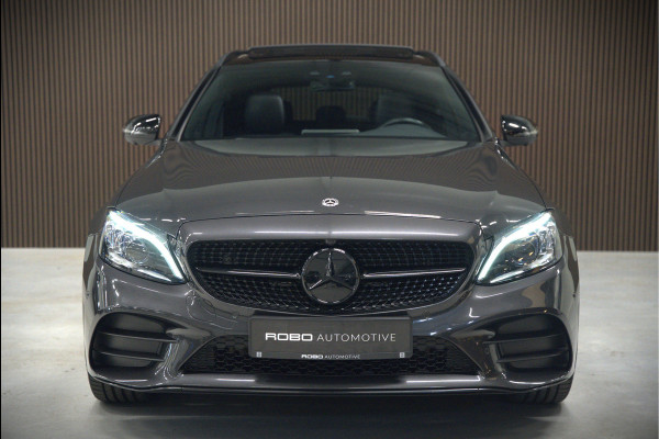 Mercedes-Benz C-Klasse Estate 300 e Business Solution AMG | Panoramadak | Stoelverwarming | 360 Camera | Dodehoekdetectie | Cruise Control | Apple Carplay | Navigatie | Trekhaak | DAB | Ambiance Verlichting | Multibeam | SOH 89,49%