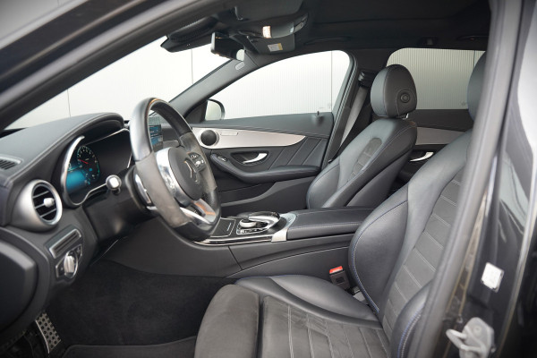 Mercedes-Benz C-Klasse Estate 300 e Business Solution AMG | Panoramadak | Stoelverwarming | 360 Camera | Dodehoekdetectie | Cruise Control | Apple Carplay | Navigatie | Trekhaak | DAB | Ambiance Verlichting | Multibeam | SOH 89,49%