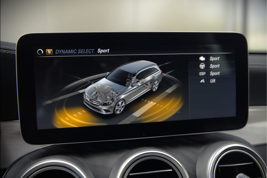 Mercedes-Benz C-Klasse Estate 300 e Business Solution AMG | Panoramadak | Stoelverwarming | 360 Camera | Dodehoekdetectie | Cruise Control | Apple Carplay | Navigatie | Trekhaak | DAB | Ambiance Verlichting | Multibeam | SOH 89,49%