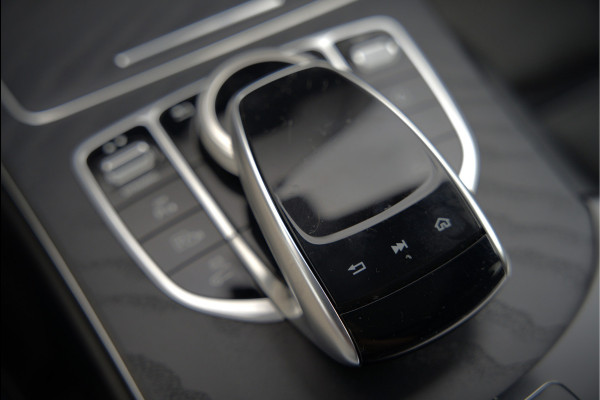 Mercedes-Benz C-Klasse Estate 300 e Business Solution AMG | Panoramadak | Stoelverwarming | 360 Camera | Dodehoekdetectie | Cruise Control | Apple Carplay | Navigatie | Trekhaak | DAB | Ambiance Verlichting | Multibeam | SOH 89,49%