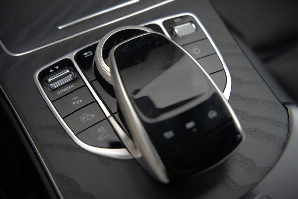 Mercedes-Benz C-Klasse Estate 300 e Business Solution AMG | Panoramadak | Stoelverwarming | 360 Camera | Dodehoekdetectie | Cruise Control | Apple Carplay | Navigatie | Trekhaak | DAB | Ambiance Verlichting | Multibeam | SOH 89,49%