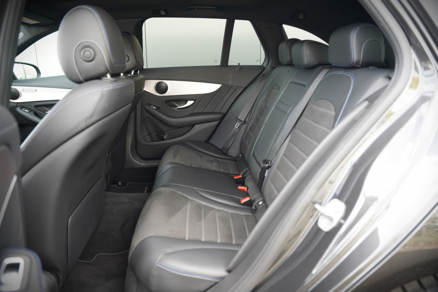 Mercedes-Benz C-Klasse Estate 300 e Business Solution AMG | Panoramadak | Stoelverwarming | 360 Camera | Dodehoekdetectie | Cruise Control | Apple Carplay | Navigatie | Trekhaak | DAB | Ambiance Verlichting | Multibeam | SOH 89,49%
