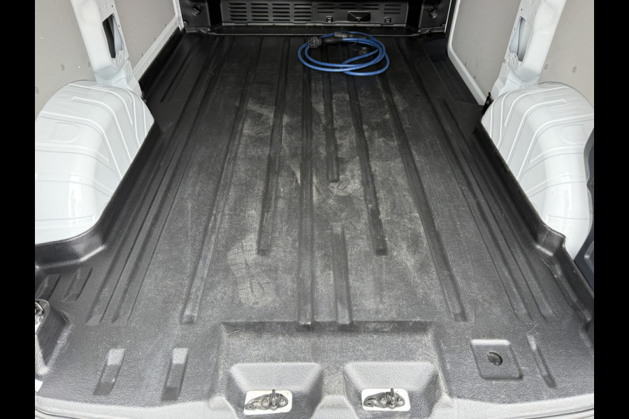 Ford E-Transit Custom 71kWh 136PK Elektrisch L1 344KM WLTP 2300kg Trekvermogen BEV Snelladen LED ACC Camera Carplay Parkeersensoren v+a