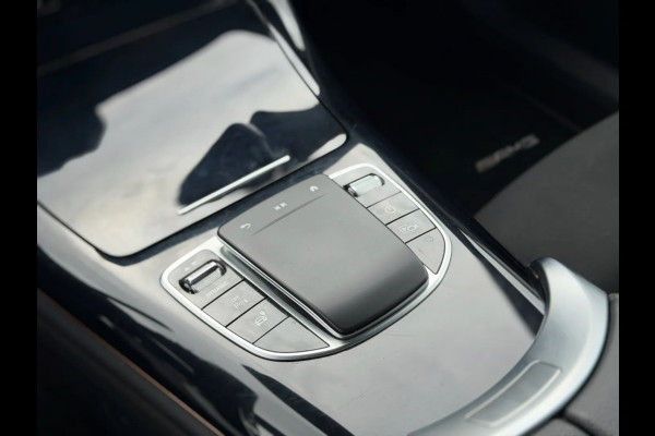 Mercedes-Benz EQC 400 4MATIC Business Solution AMG 80 kWh (NL-auto, Trekhaak, SfeerV, Camera, Luchtvering, Addapt Cruise, Etc)