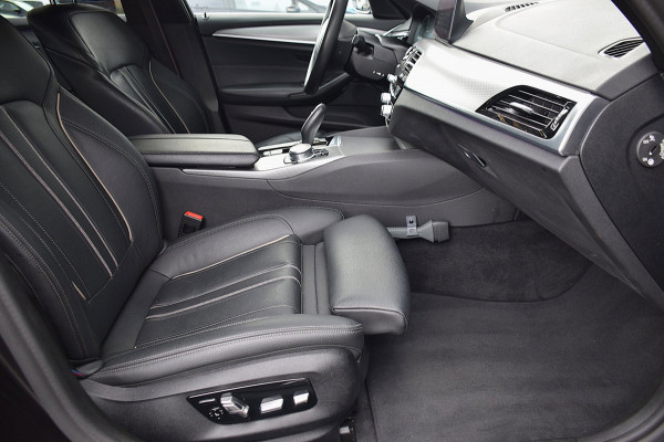 BMW 5 Serie 530e iPerformance High Executive*M-Pakket*DAK*360Cam*20Inch*Enz