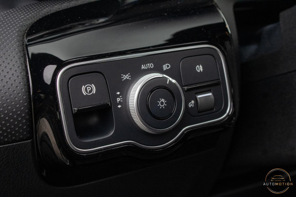 Mercedes-Benz CLA-Klasse 200 AMG Line PANO MEMORY BURMESTER CAMERA DIFFUSER PANAMERICANA
