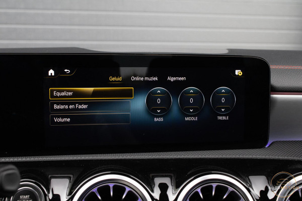 Mercedes-Benz CLA-Klasse 200 AMG Line PANO MEMORY BURMESTER CAMERA DIFFUSER PANAMERICANA