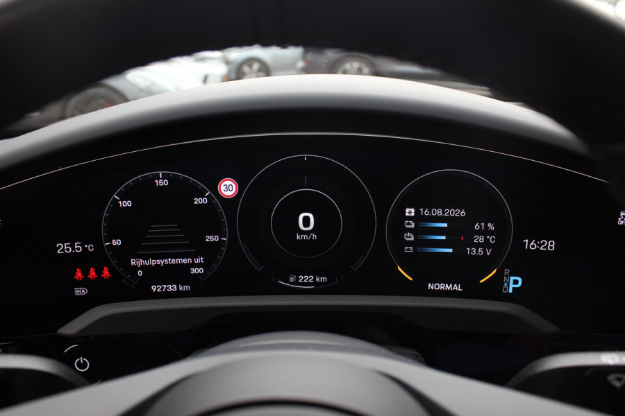 Porsche Taycan Cross Turismo Turbo S 93 kWh / SoH 90,9% / Panoramadak / 360Camera / Head-up / Passenger Display / Luchtvering / 21'' / Bose / Keyless / Sportdesign+Chrono / Stoelventilatie+Verwarming / Stuurverwarming / Dodehoek / DAB