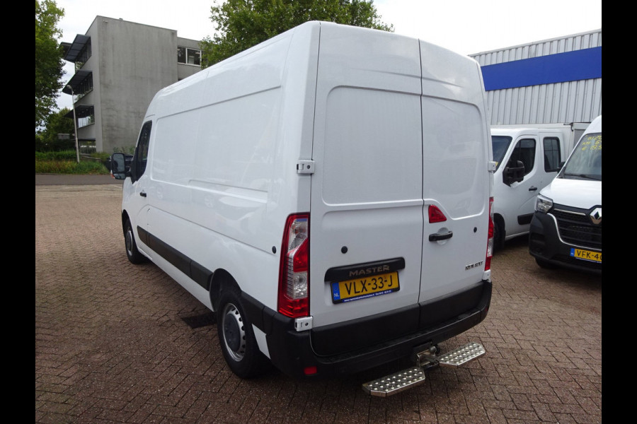 Renault Master T35 2.3 dCi 135 L2H2 Comfort Groot NAVI AIRCO TREKHAAK ZEER NETJES