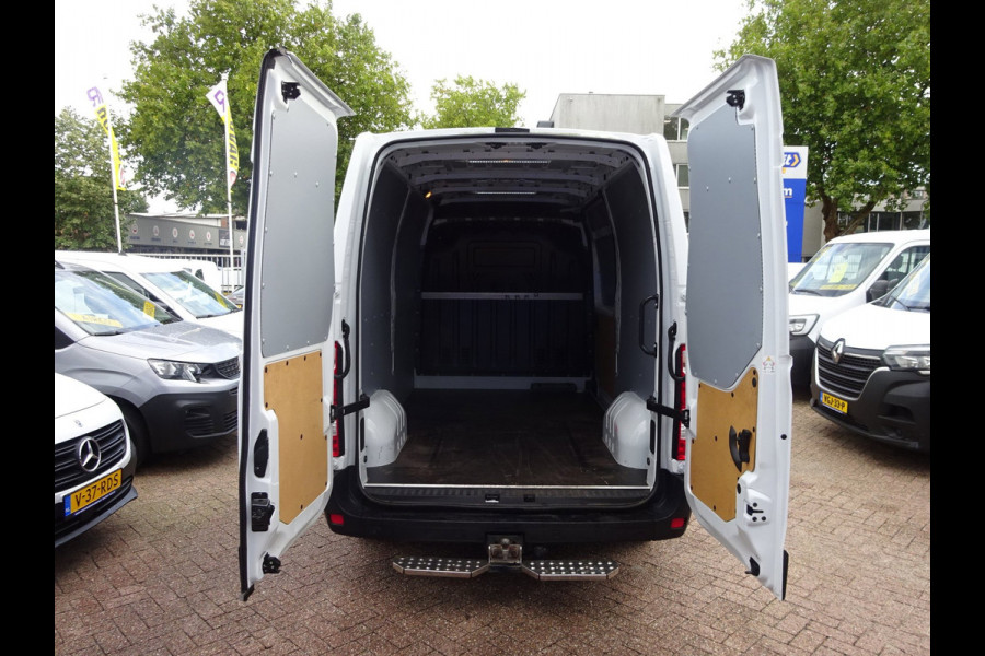 Renault Master T35 2.3 dCi 135 L2H2 Comfort Groot NAVI AIRCO TREKHAAK ZEER NETJES