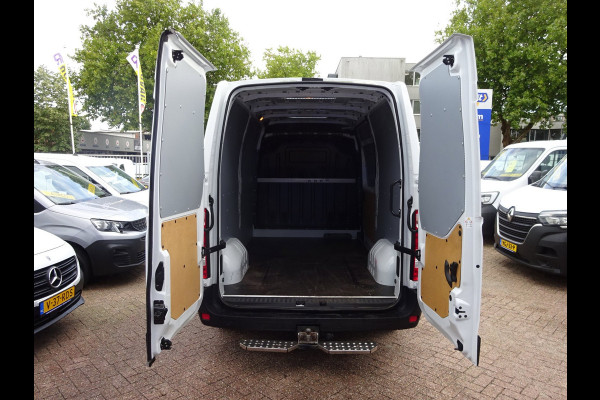 Renault Master T35 2.3 dCi 135 L2H2 Comfort Groot NAVI AIRCO TREKHAAK ZEER NETJES