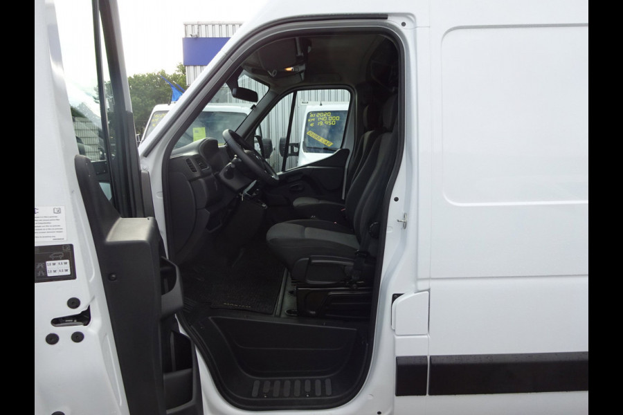 Renault Master T35 2.3 dCi 135 L2H2 Comfort Groot NAVI AIRCO TREKHAAK ZEER NETJES