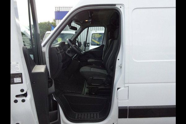 Renault Master T35 2.3 dCi 135 L2H2 Comfort Groot NAVI AIRCO TREKHAAK ZEER NETJES