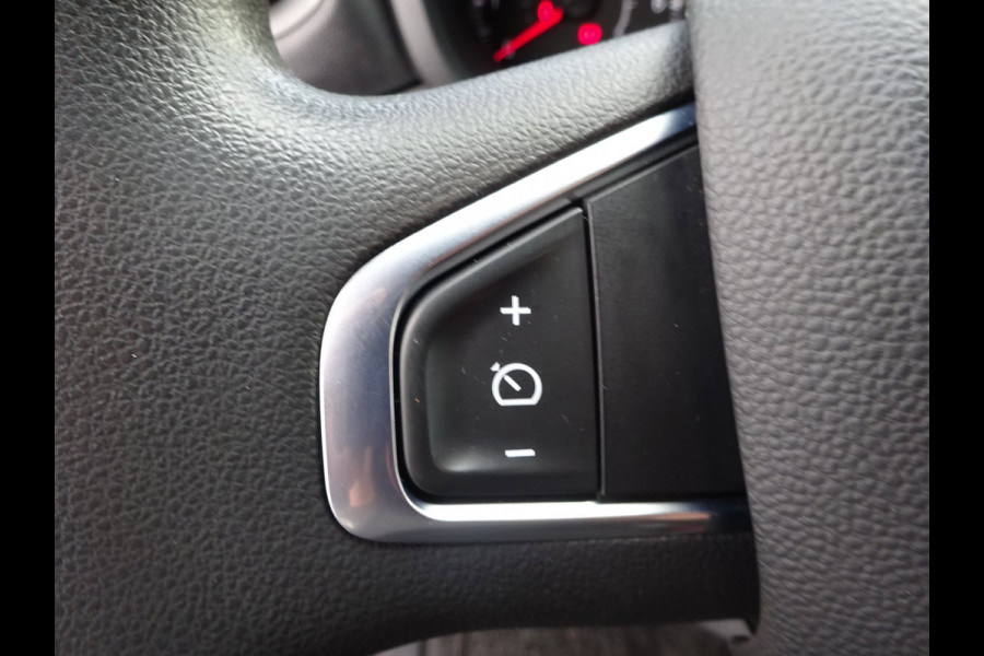 Renault Master T35 2.3 dCi 135 L2H2 Comfort Groot NAVI AIRCO TREKHAAK ZEER NETJES