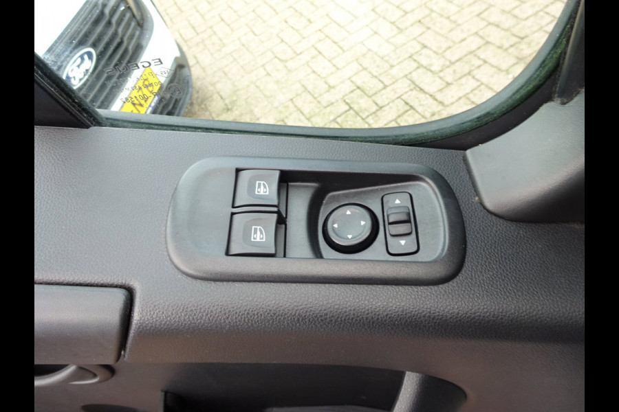 Renault Master T35 2.3 dCi 135 L2H2 Comfort Groot NAVI AIRCO TREKHAAK ZEER NETJES