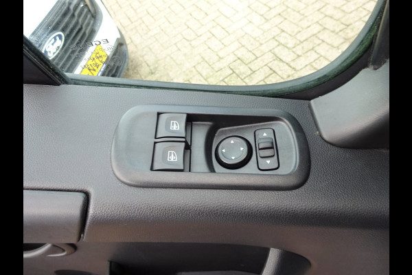 Renault Master T35 2.3 dCi 135 L2H2 Comfort Groot NAVI AIRCO TREKHAAK ZEER NETJES