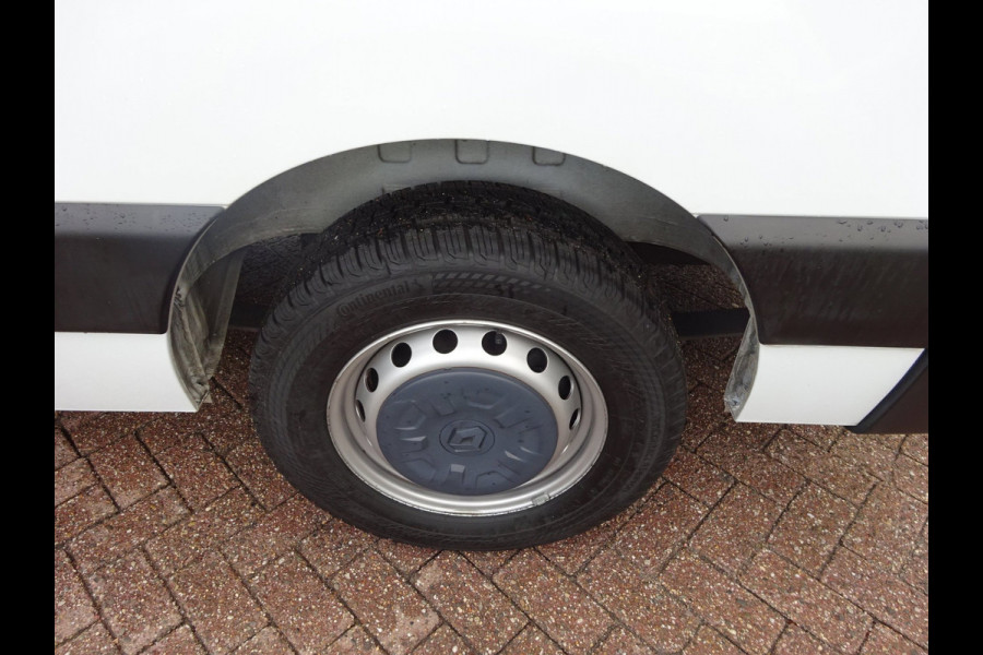 Renault Master T35 2.3 dCi 135 L2H2 Comfort Groot NAVI AIRCO TREKHAAK ZEER NETJES