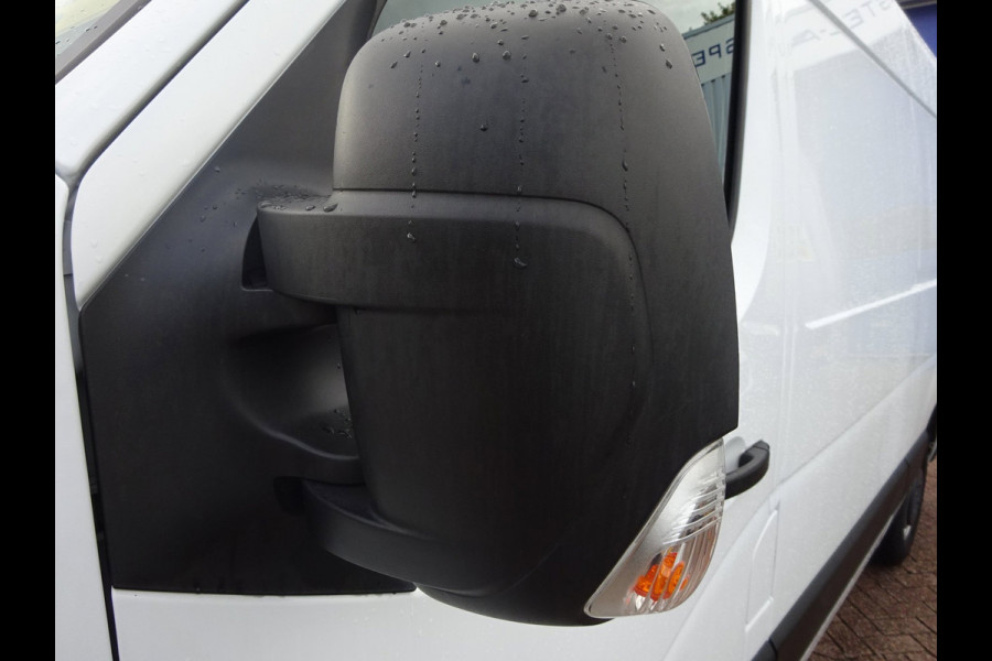 Renault Master T35 2.3 dCi 135 L2H2 Comfort Groot NAVI AIRCO TREKHAAK ZEER NETJES