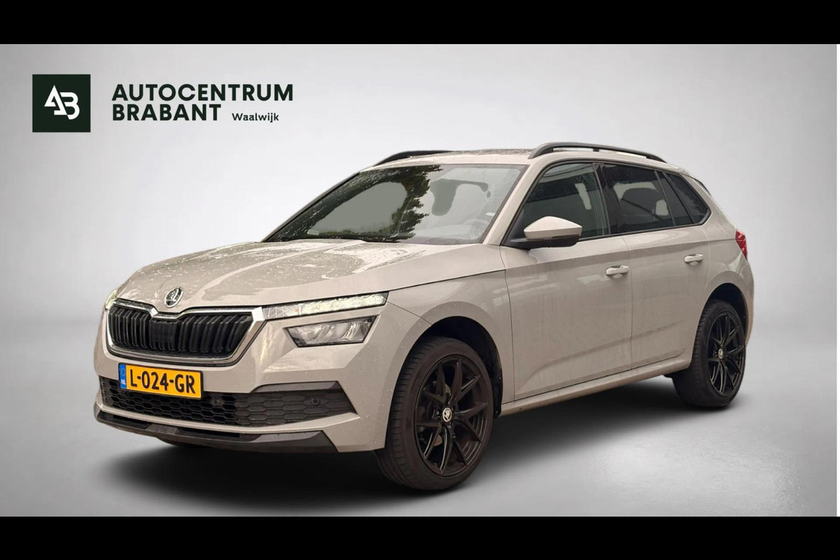 Škoda Kamiq 1.0 TSI Sport Business NARDO GREY! | NL-AUTO | CARPLAY | DIG DASH | ACHTERCAM | STOELVERW | CLIMATE | GOED ONDERH |