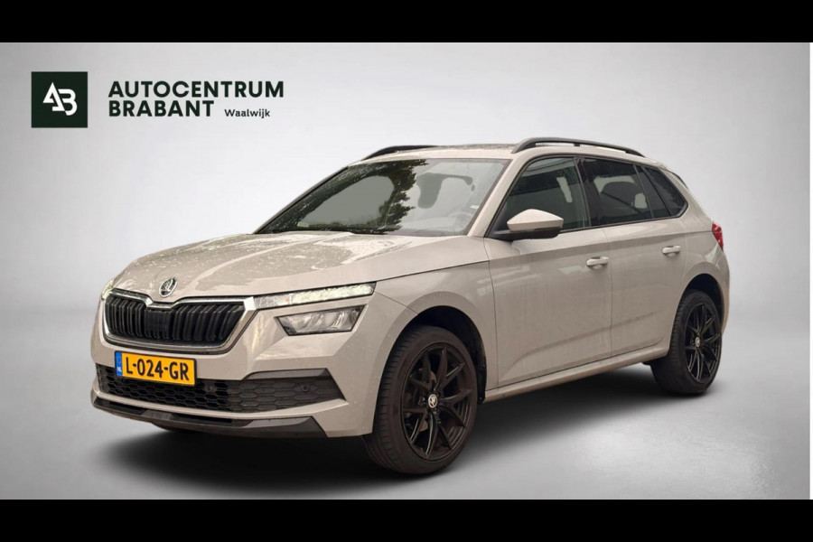 Škoda Kamiq 1.0 TSI Sport Business NARDO GREY! | NL-AUTO | CARPLAY | DIG DASH | ACHTERCAM | STOELVERW | CLIMATE | GOED ONDERH |