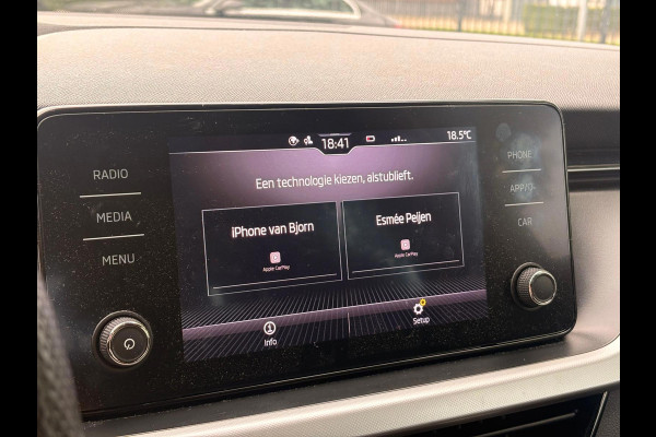 Škoda Kamiq 1.0 TSI Sport Business NARDO GREY! | NL-AUTO | CARPLAY | DIG DASH | ACHTERCAM | STOELVERW | CLIMATE | GOED ONDERH |