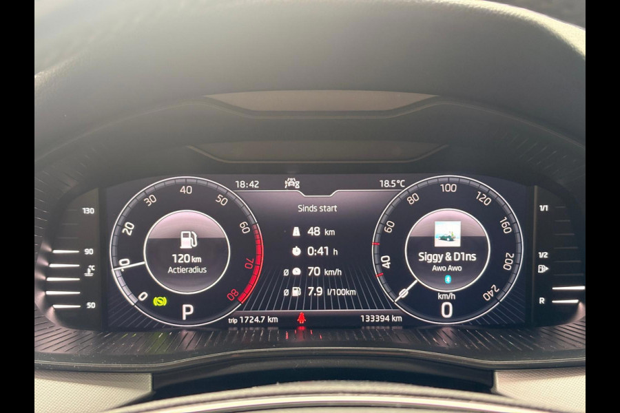 Škoda Kamiq 1.0 TSI Sport Business NARDO GREY! | NL-AUTO | CARPLAY | DIG DASH | ACHTERCAM | STOELVERW | CLIMATE | GOED ONDERH |