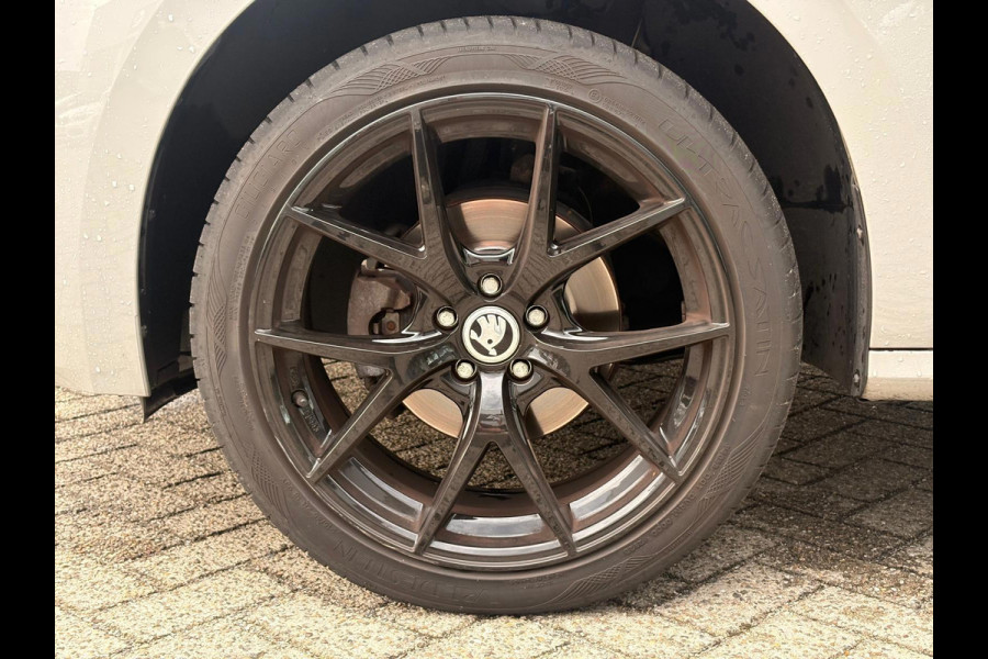 Škoda Kamiq 1.0 TSI Sport Business NARDO GREY! | NL-AUTO | CARPLAY | DIG DASH | ACHTERCAM | STOELVERW | CLIMATE | GOED ONDERH |