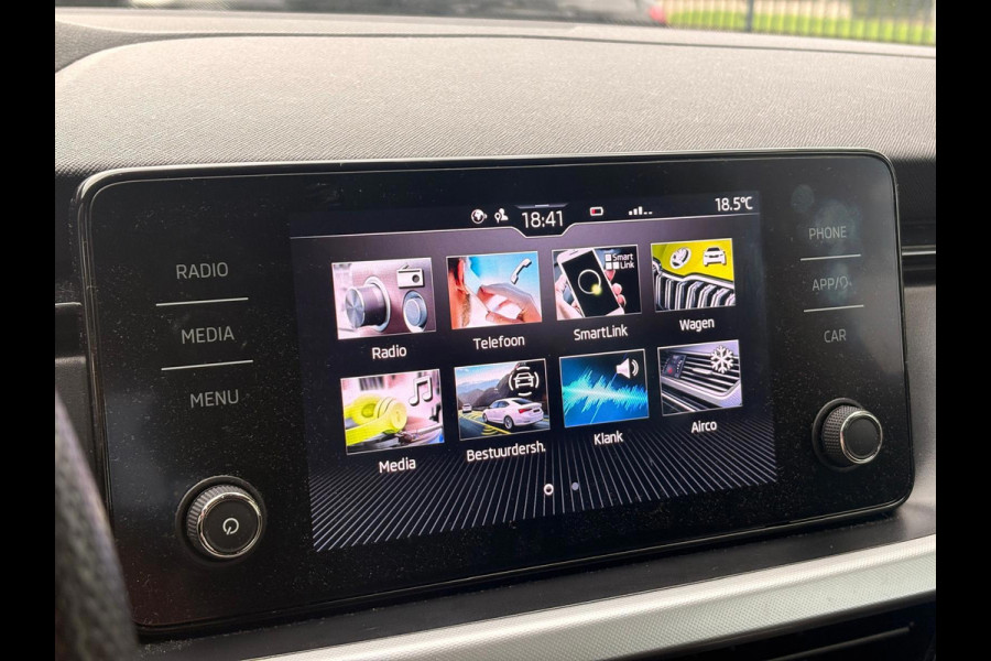 Škoda Kamiq 1.0 TSI Sport Business NARDO GREY! | NL-AUTO | CARPLAY | DIG DASH | ACHTERCAM | STOELVERW | CLIMATE | GOED ONDERH |