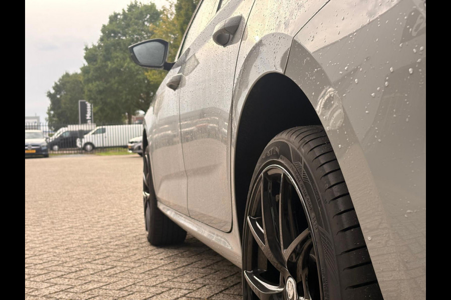 Škoda Kamiq 1.0 TSI Sport Business NARDO GREY! | NL-AUTO | CARPLAY | DIG DASH | ACHTERCAM | STOELVERW | CLIMATE | GOED ONDERH |
