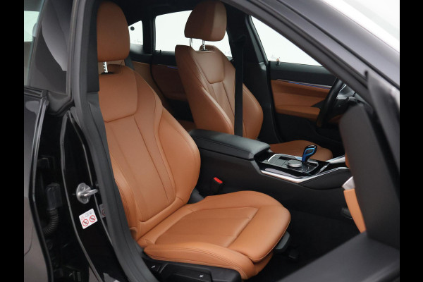 BMW i4 eDrive40 84 kWh M-SPORT + ADAPTIVE CRUISE | SFEERVERLICHTING | LEDER SPORTINTERIEUR
