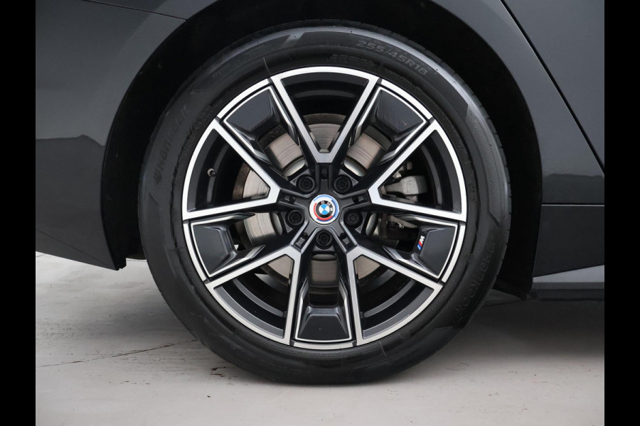 BMW i4 eDrive40 84 kWh M-SPORT + ADAPTIVE CRUISE | SFEERVERLICHTING | LEDER SPORTINTERIEUR