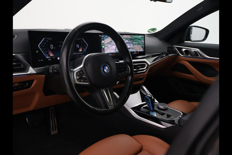 BMW i4 eDrive40 84 kWh M-SPORT + ADAPTIVE CRUISE | SFEERVERLICHTING | LEDER SPORTINTERIEUR