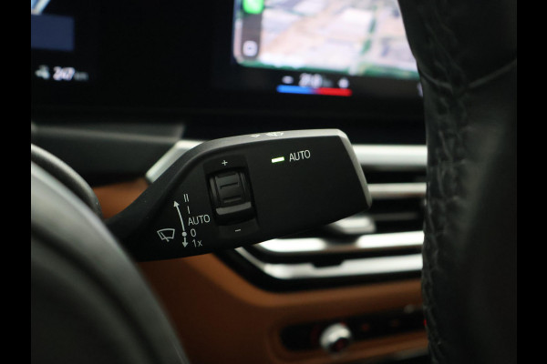 BMW i4 eDrive40 84 kWh M-SPORT + ADAPTIVE CRUISE | SFEERVERLICHTING | LEDER SPORTINTERIEUR