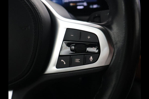 BMW i4 eDrive40 84 kWh M-SPORT + ADAPTIVE CRUISE | SFEERVERLICHTING | LEDER SPORTINTERIEUR