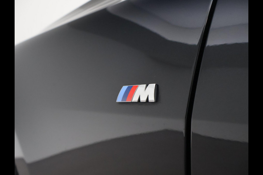 BMW i4 eDrive40 84 kWh M-SPORT + ADAPTIVE CRUISE | SFEERVERLICHTING | LEDER SPORTINTERIEUR