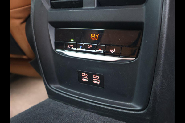 BMW i4 eDrive40 84 kWh M-SPORT + ADAPTIVE CRUISE | SFEERVERLICHTING | LEDER SPORTINTERIEUR