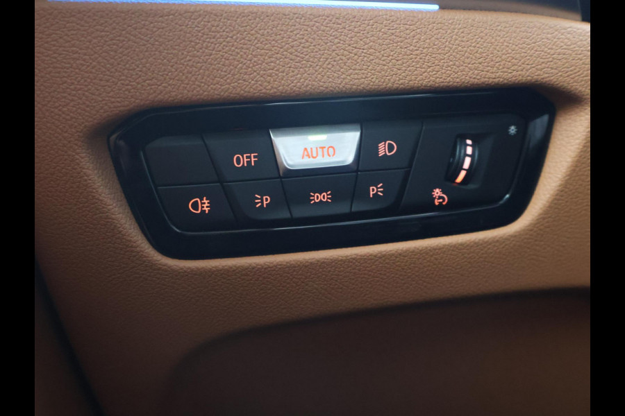 BMW i4 eDrive40 84 kWh M-SPORT + ADAPTIVE CRUISE | SFEERVERLICHTING | LEDER SPORTINTERIEUR