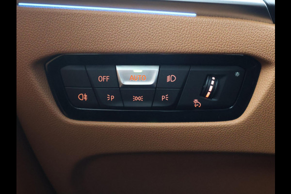 BMW i4 eDrive40 84 kWh M-SPORT + ADAPTIVE CRUISE | SFEERVERLICHTING | LEDER SPORTINTERIEUR